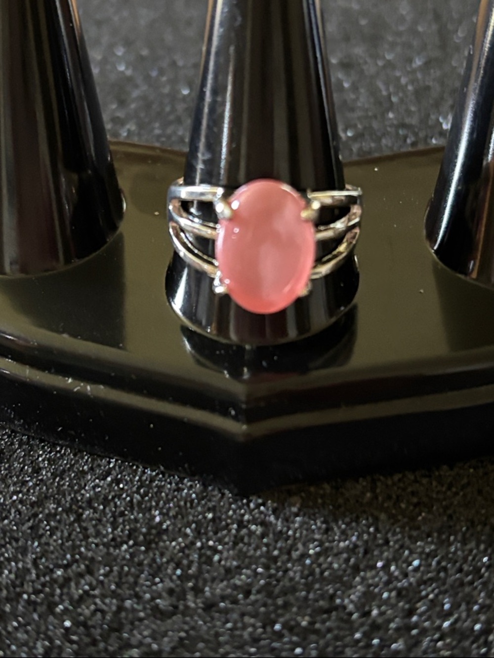 Pink Oval Center Silver Tone Ring - Women's Fashion Jewelry Size 10 NWOT
